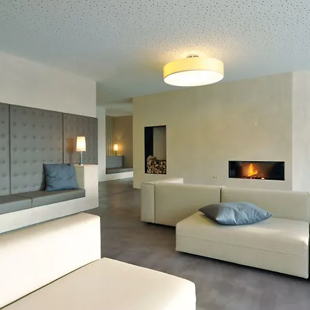 サン モリッツ ユース * サンモリッツ